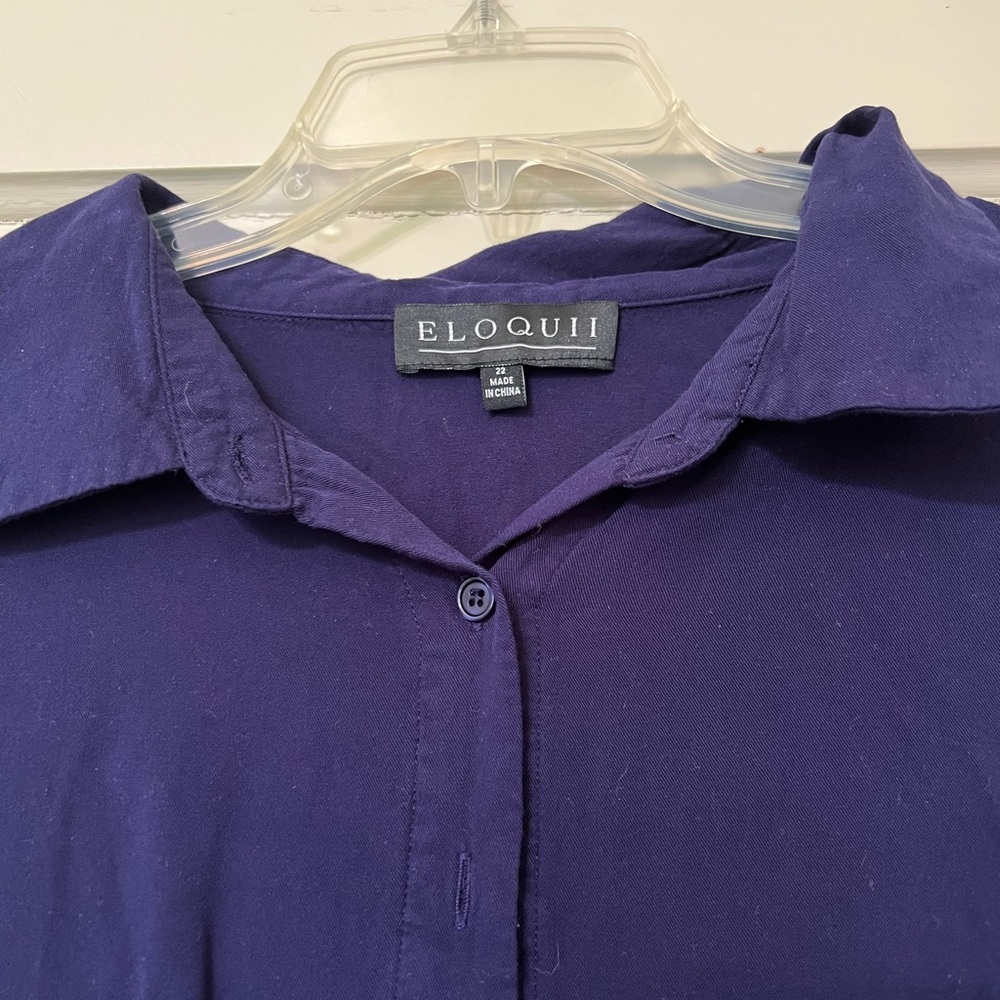 Eloquii Long Sleeve Navy button up blouse. Size 22. Excellent condition.